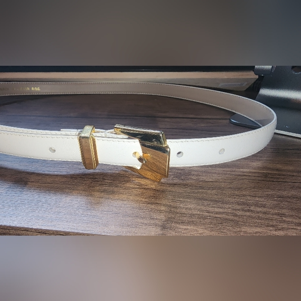 New Woodward Women Size XL Skinny white leather belt Gold Buckle Never Worn